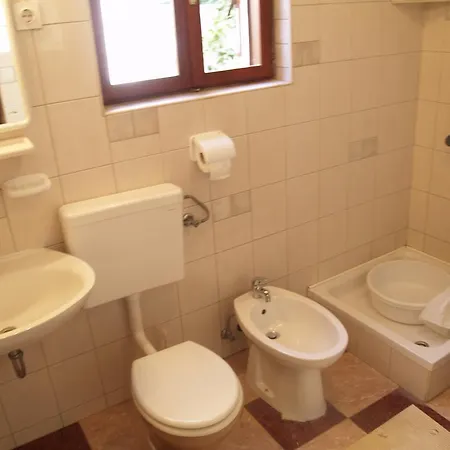 Apartments Zdrelac