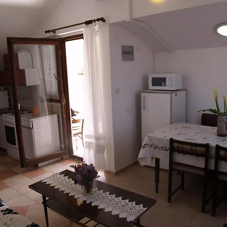 Apartments Zdrelac *